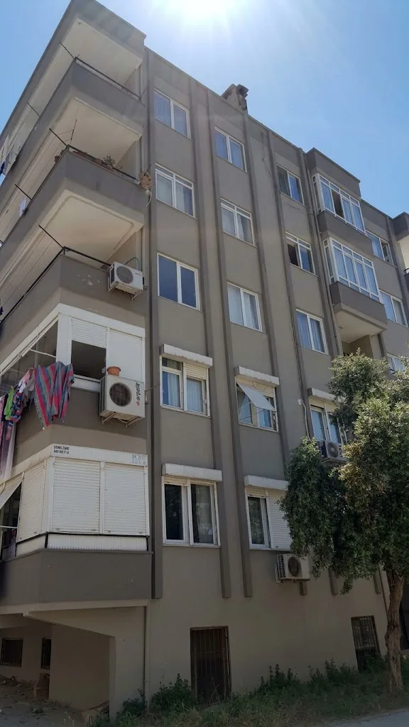 Alanya Saray Mahallesi Hal Kavşağı Yakınında Satılık 2+1 Daire