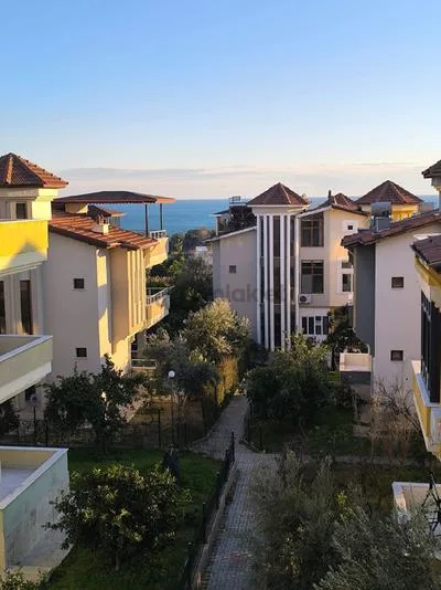 Alanya İncekum 4+1 Tripleks Satılık Denize Yakın Villa