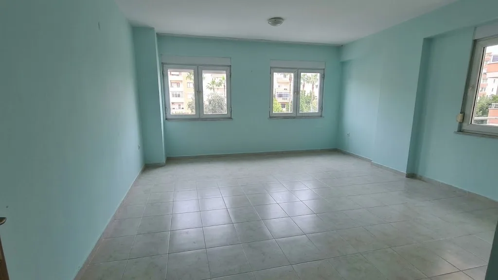 Alanya Saray Mahallesi Hal Kavşağı Yakınında Satılık 2+1 Daire
