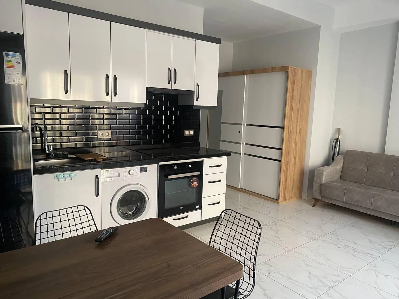 Alanya Mahmutlar Satılık 1+1 | Havuzlu Site – EmlakJest