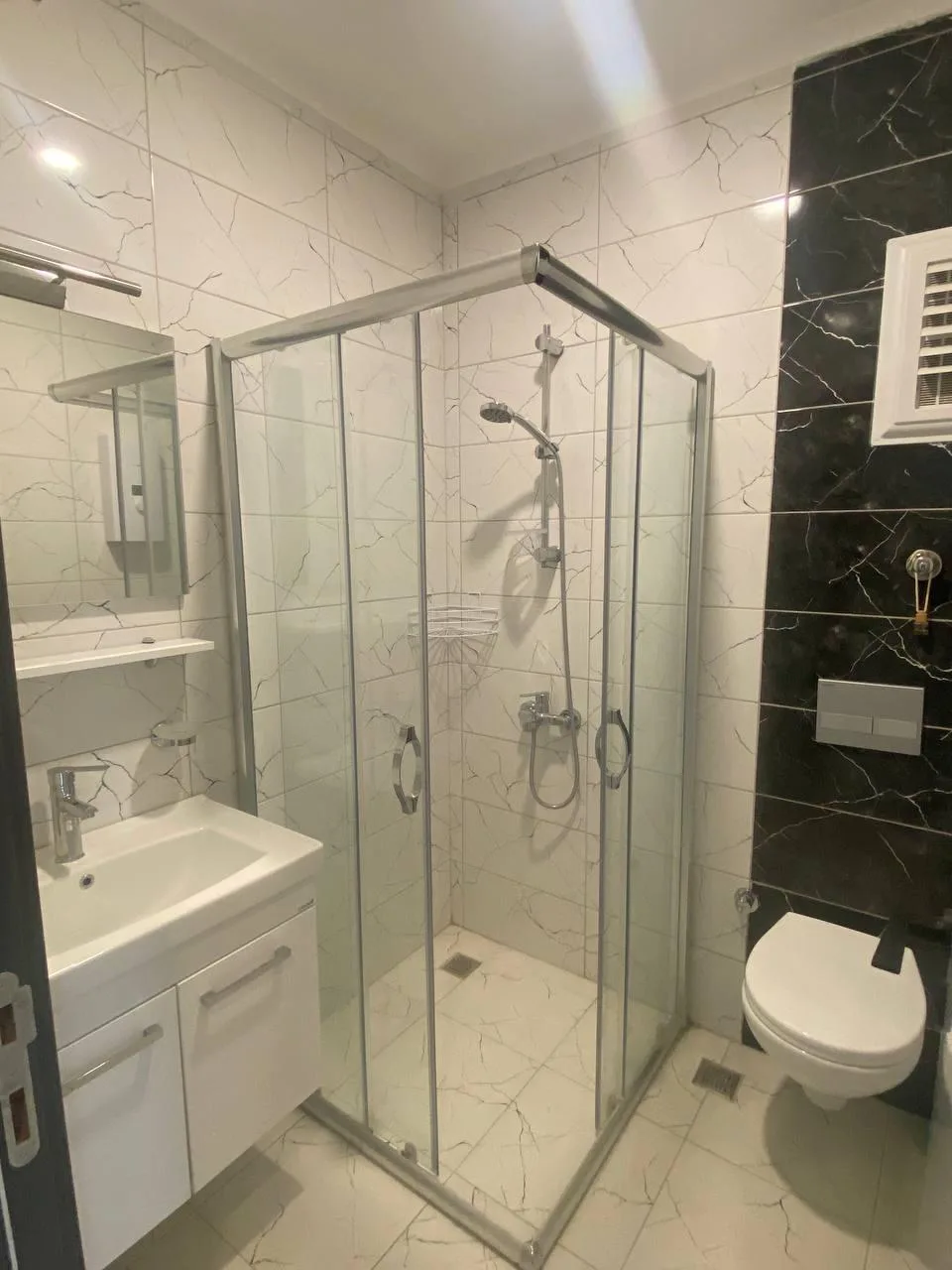 Alanya Mahmutlar Satılık 1+1 | Havuzlu Site – EmlakJest