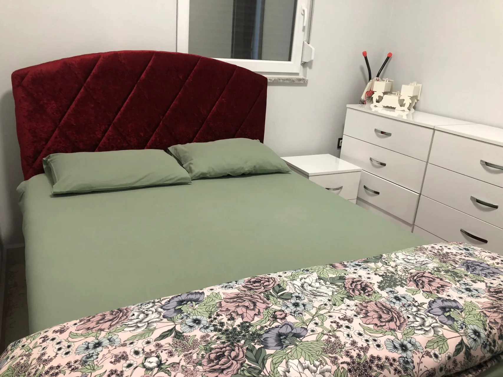 Alanya Mahmutlar Satılık 1+1 | Havuzlu Site – EmlakJest