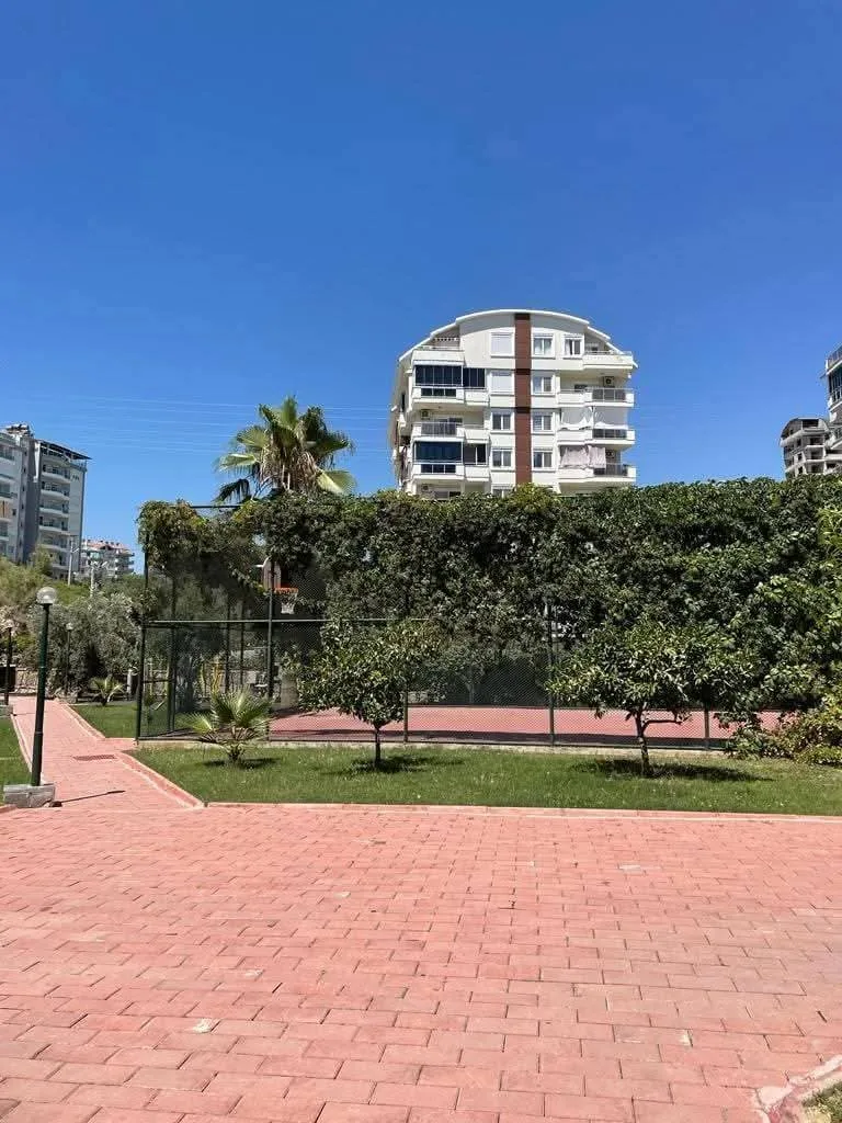 Alanya Avsallar Site İçinde Aktiviteli Geniş Satılık 1+1