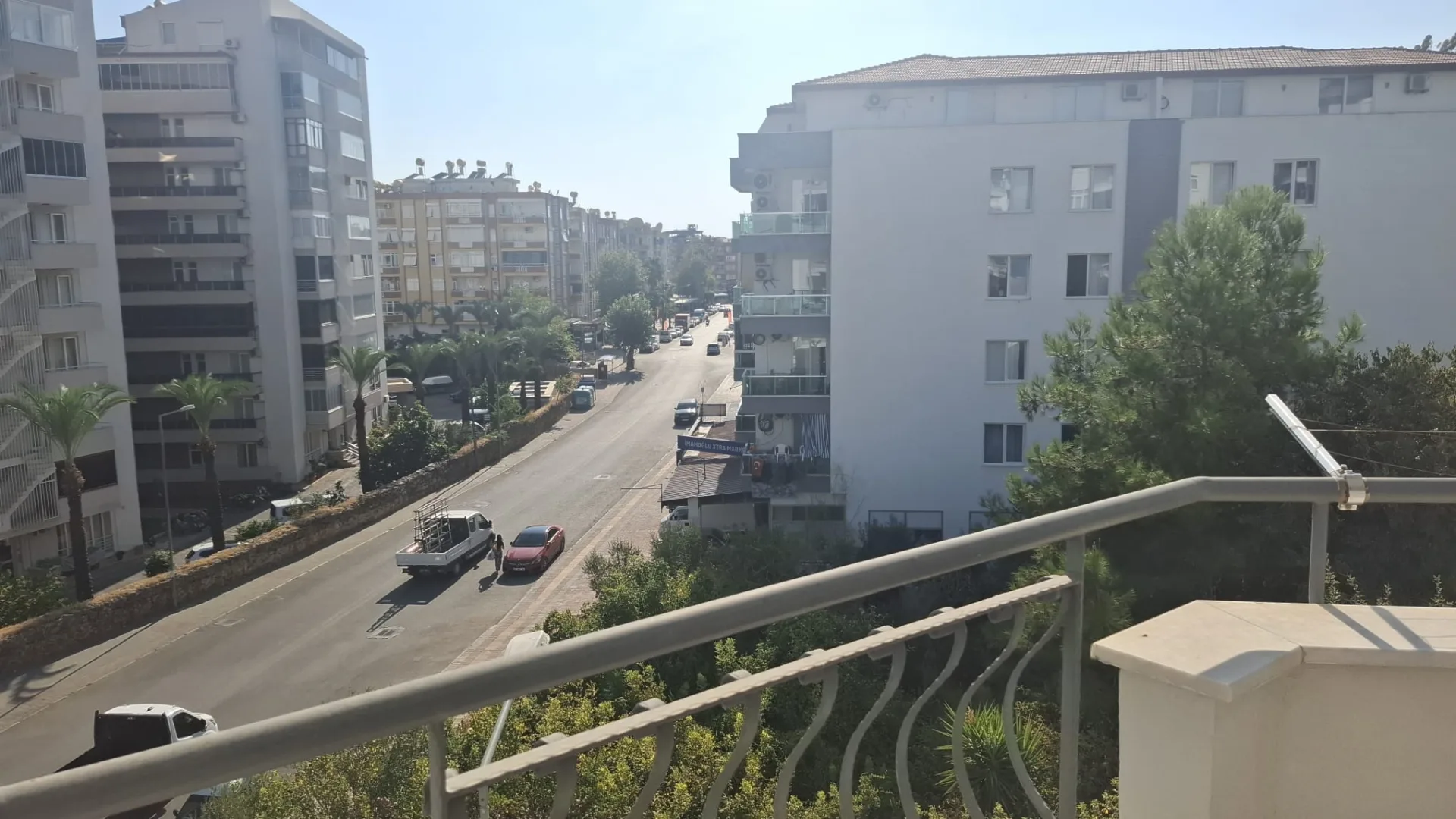 Alanya Tosmur Kiralık 1+1 Daire | Havuzlu Site – EmlakJest