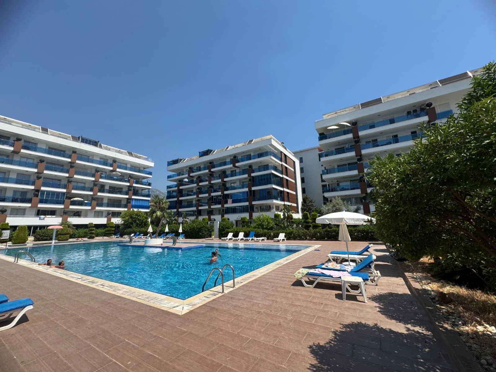 Alanya Avsallar Site İçınde Havuzlu Geniş Satılık 2+1