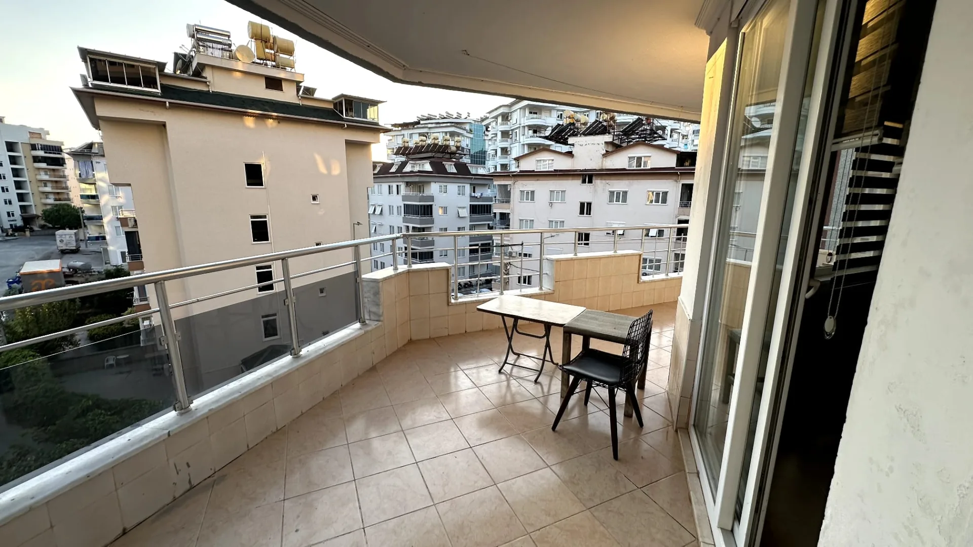 Alanya Tosmur Satılık 2+1 Daire | Havuzlu, Denize 800 m